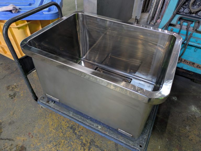 200Ｌ（ﾘｯﾄﾙ）用水槽（キャスター付）　ステンレス仕様変更